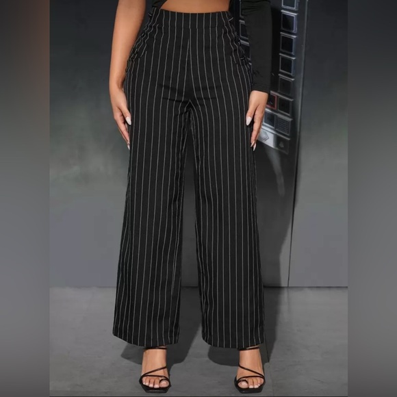SHEIN Pants - SHEIN PETITE Striped Print Straight Leg Pants